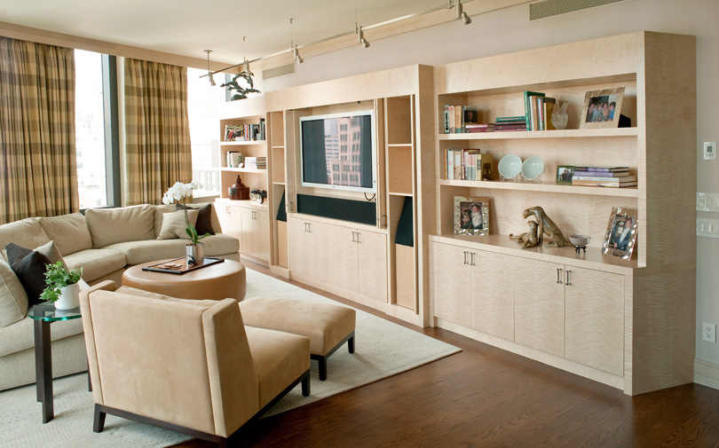 LIVING ROOM, MANHATTAN HIGH-RISE APARTMENT, NEW YORK, NEW YORK